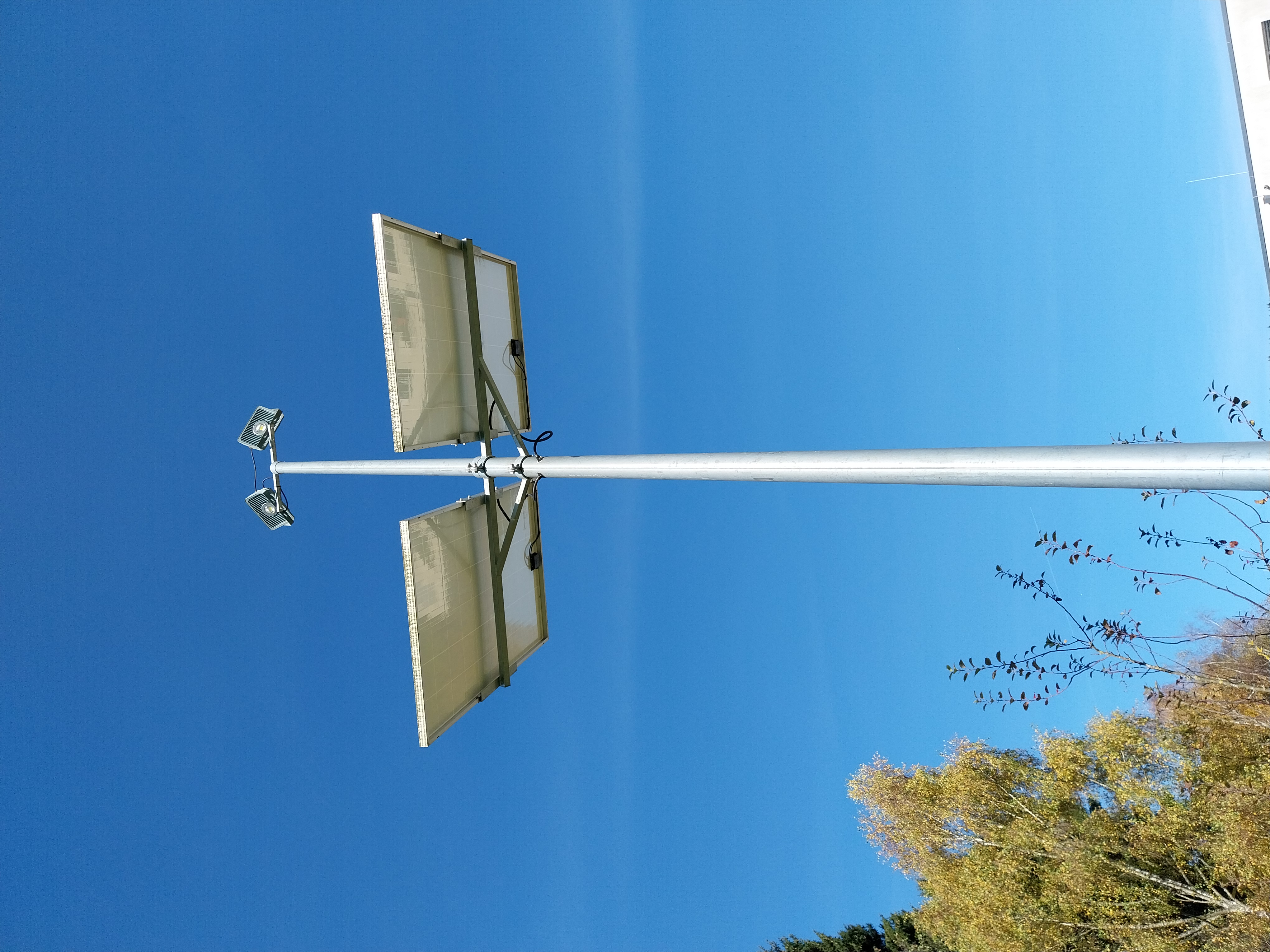 Solar Flutlicht Beleuchtungsmast 8m LED mit Druckknopf 140W (2000W)