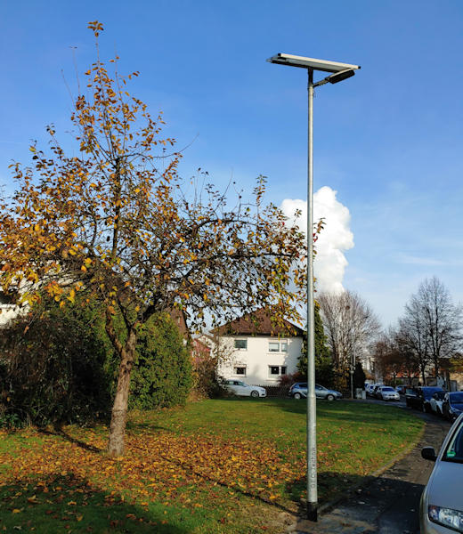 Solar Mastleuchte mit Bewegungsmelder und Grundbeleuchtung